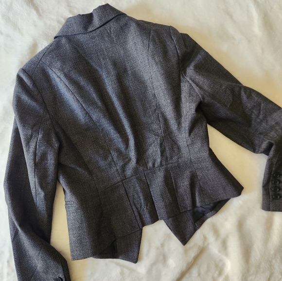 🆕️T. Limited- Drew Suit Set - Picture 3 of 11